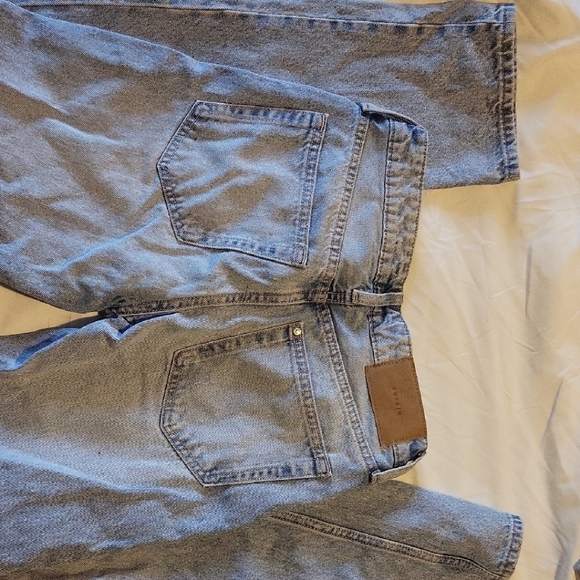 Stylish Denim Women's Straight Leg Jeans - Picture 4 of 4